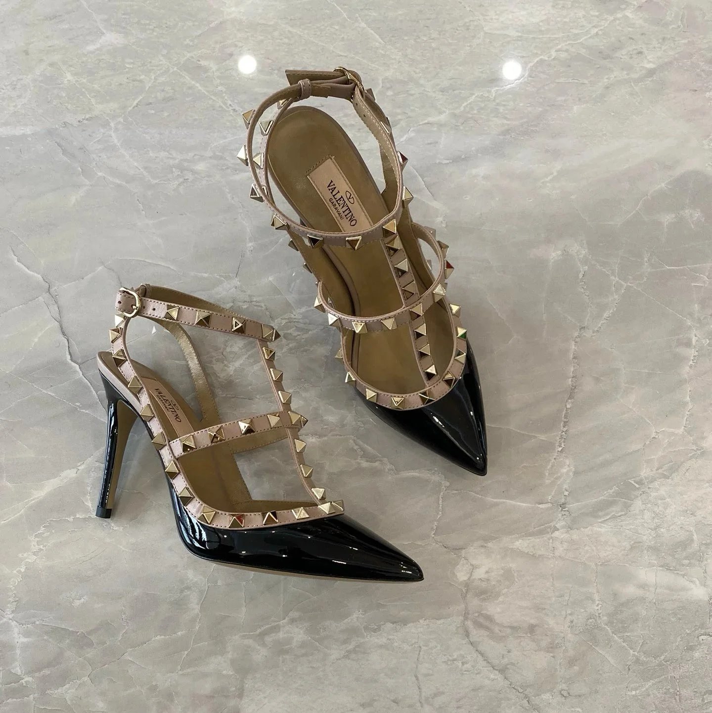 Valentino Garavani Casual Shoes Pointed-Toe Studded Ballet Flats — High-Heeled Two-Ring Black Patent Leather