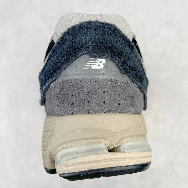 New Balance Sneakers 2002R product detail image 8