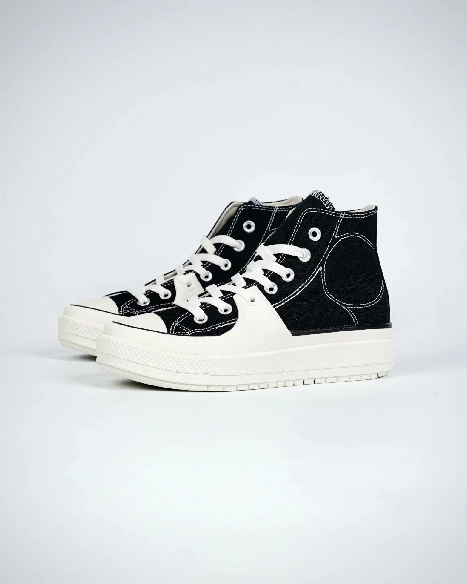Converse Sneakers High-Top Platform Canvas — Black and white