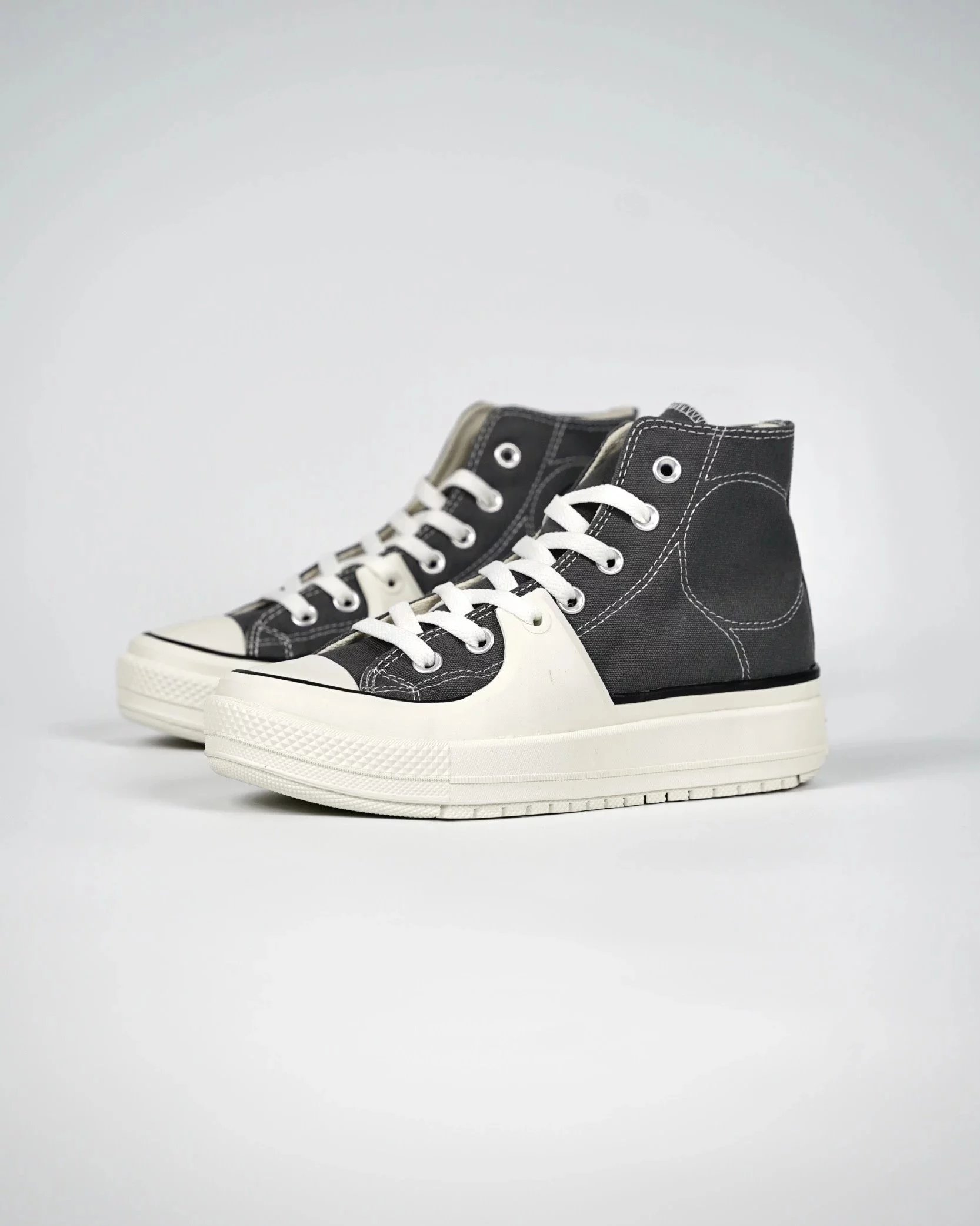 Converse Sneakers High-Top Platform Canvas — Black and white