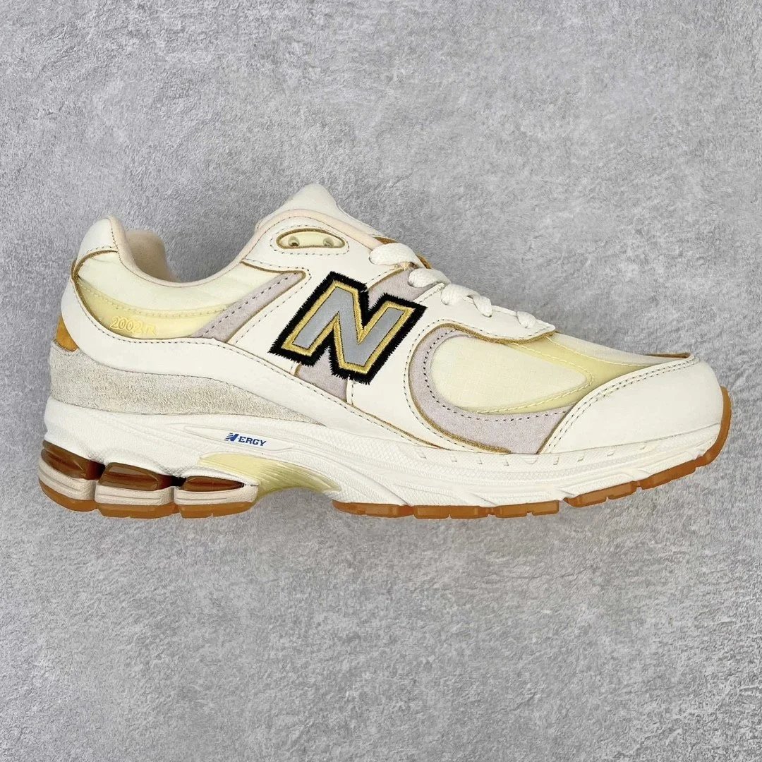 New Balance Sneakers 2002R — Beige