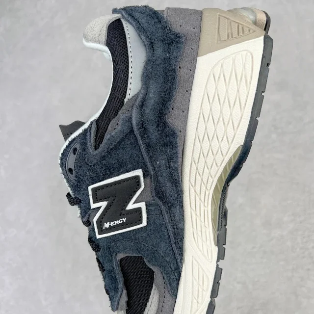 New Balance Sneakers 2002R product detail image 7
