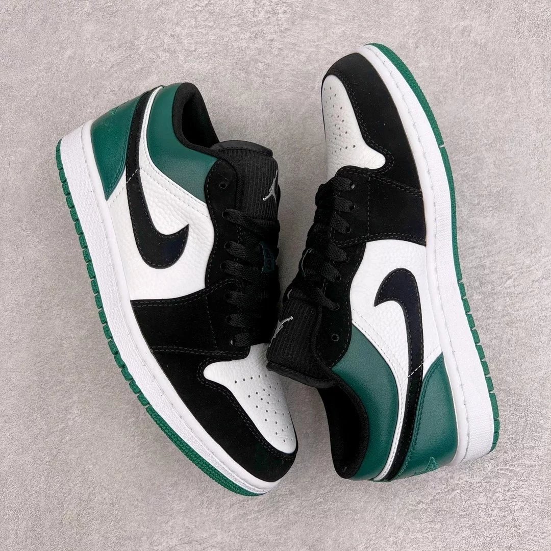 Nike Sneakers Air Jordan 1 Low — Black and green toes