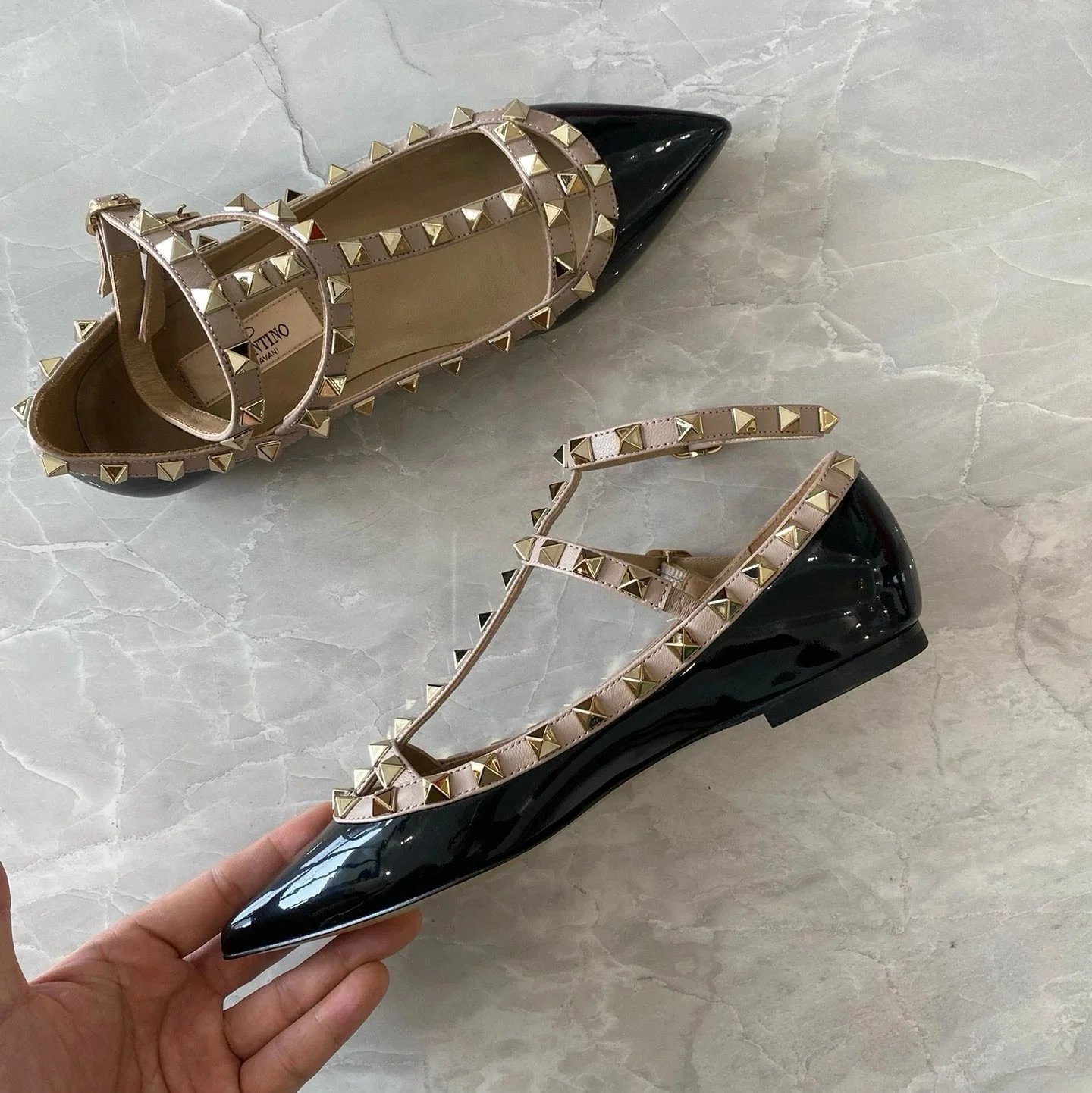 Valentino Garavani Casual Shoes Pointed-Toe Studded Ballet Flats — Flat two-loop black patent leather