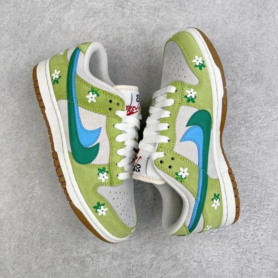 Nike Sneakers Dunk Low SE 85 Double Hook Deconstruction — Reversed cherry blossoms