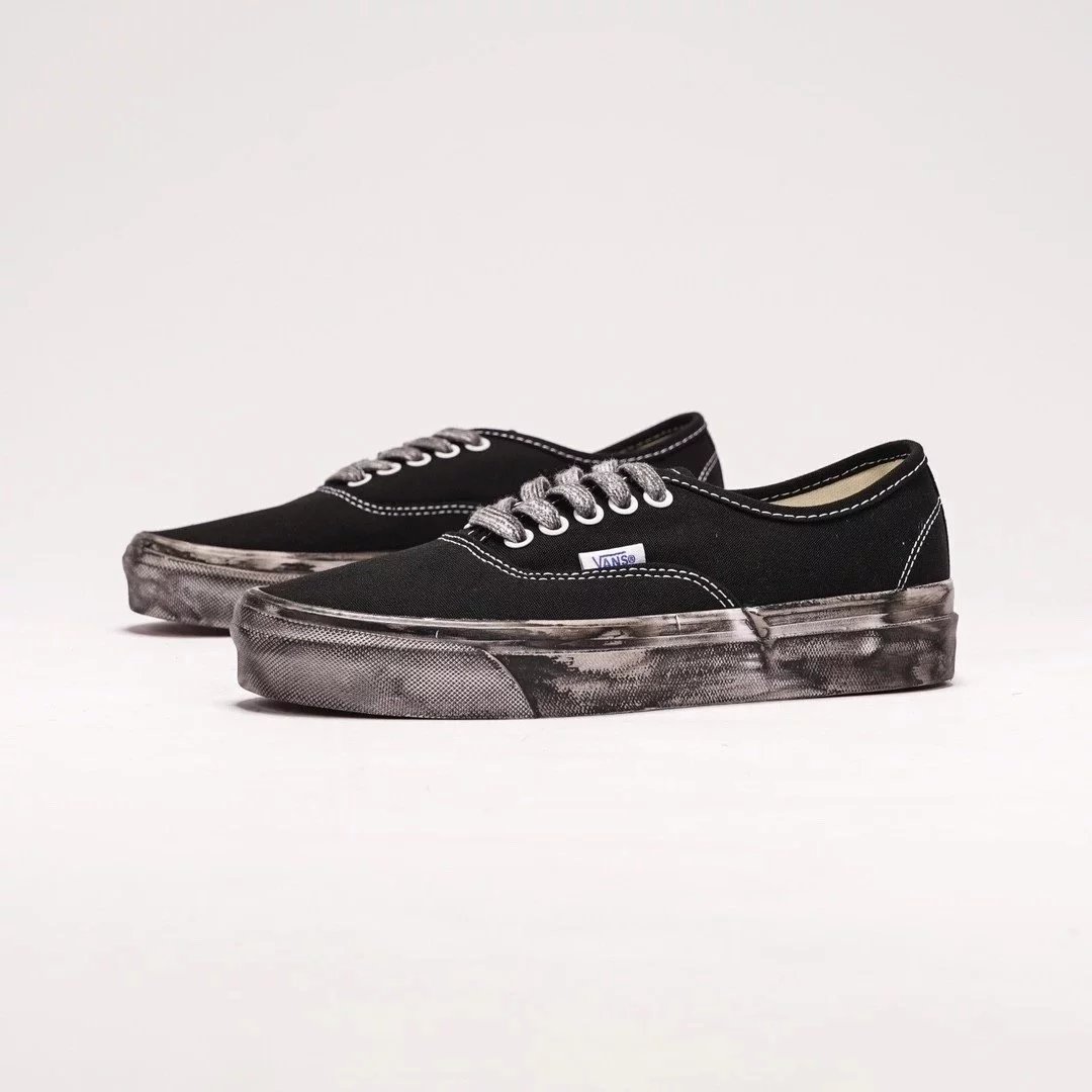 Vans Sneakers Authentic distressed canvas — black
