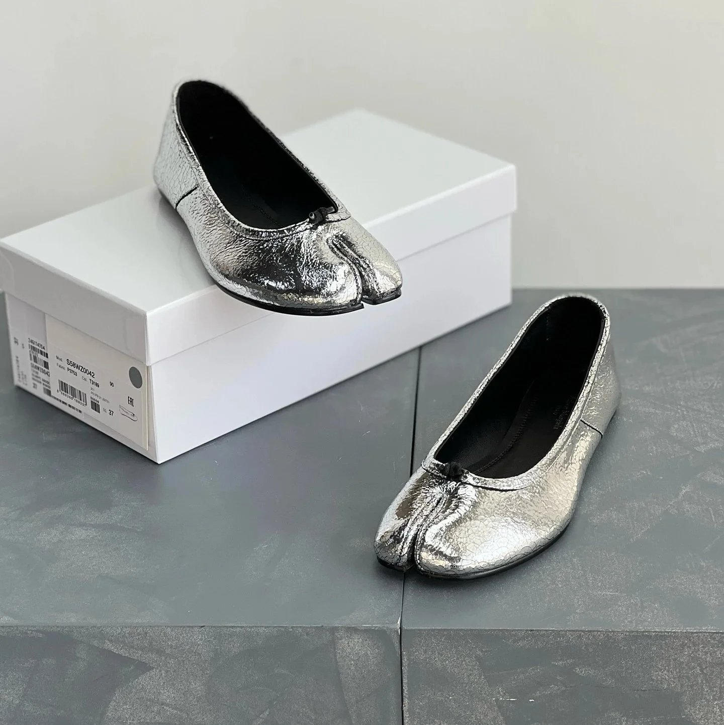 Maison Margiela Leather Shoes Tabi split-toe ballet flats — Color matching one
