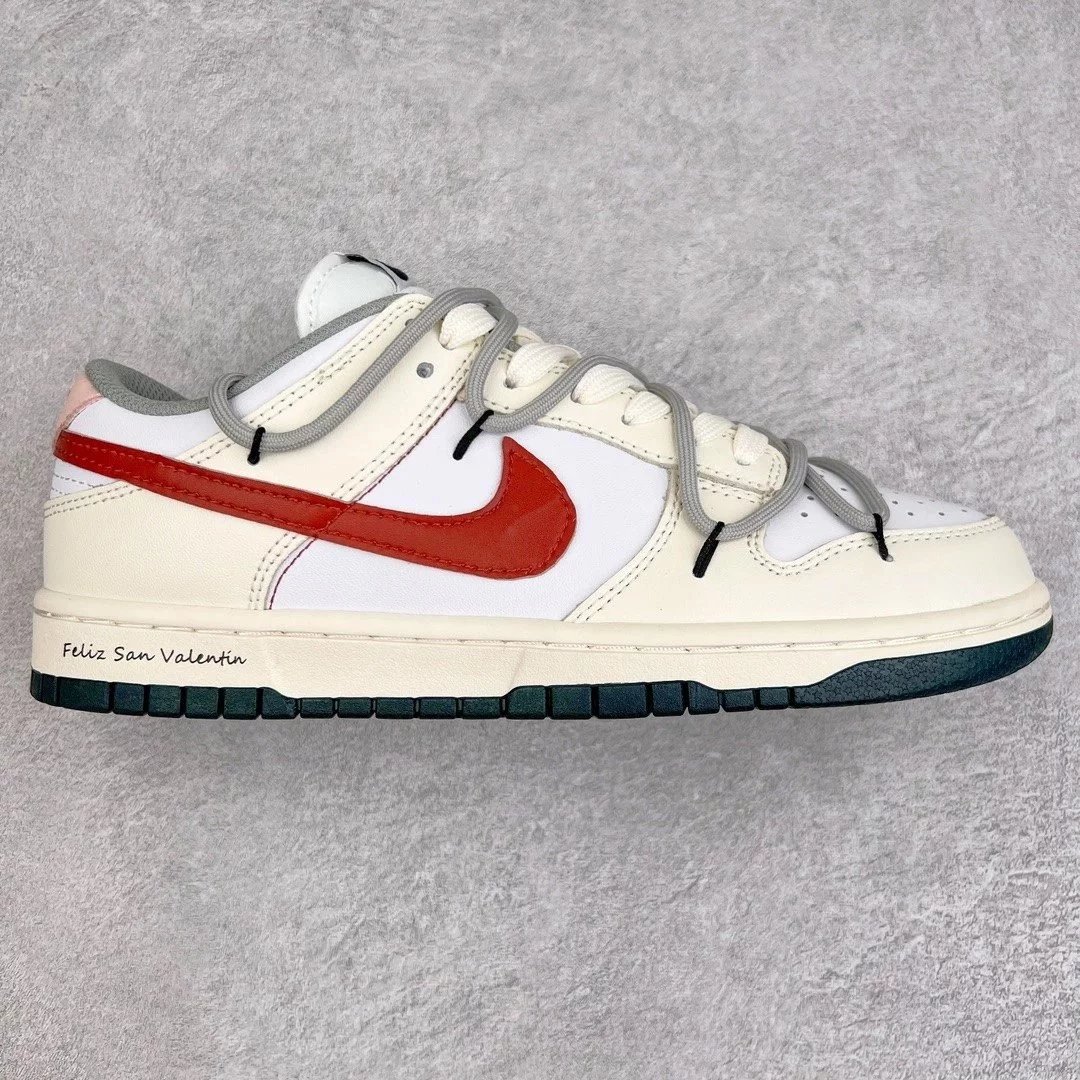 Nike Sneakers SB Dunk Low Deconstruction — Rice Red