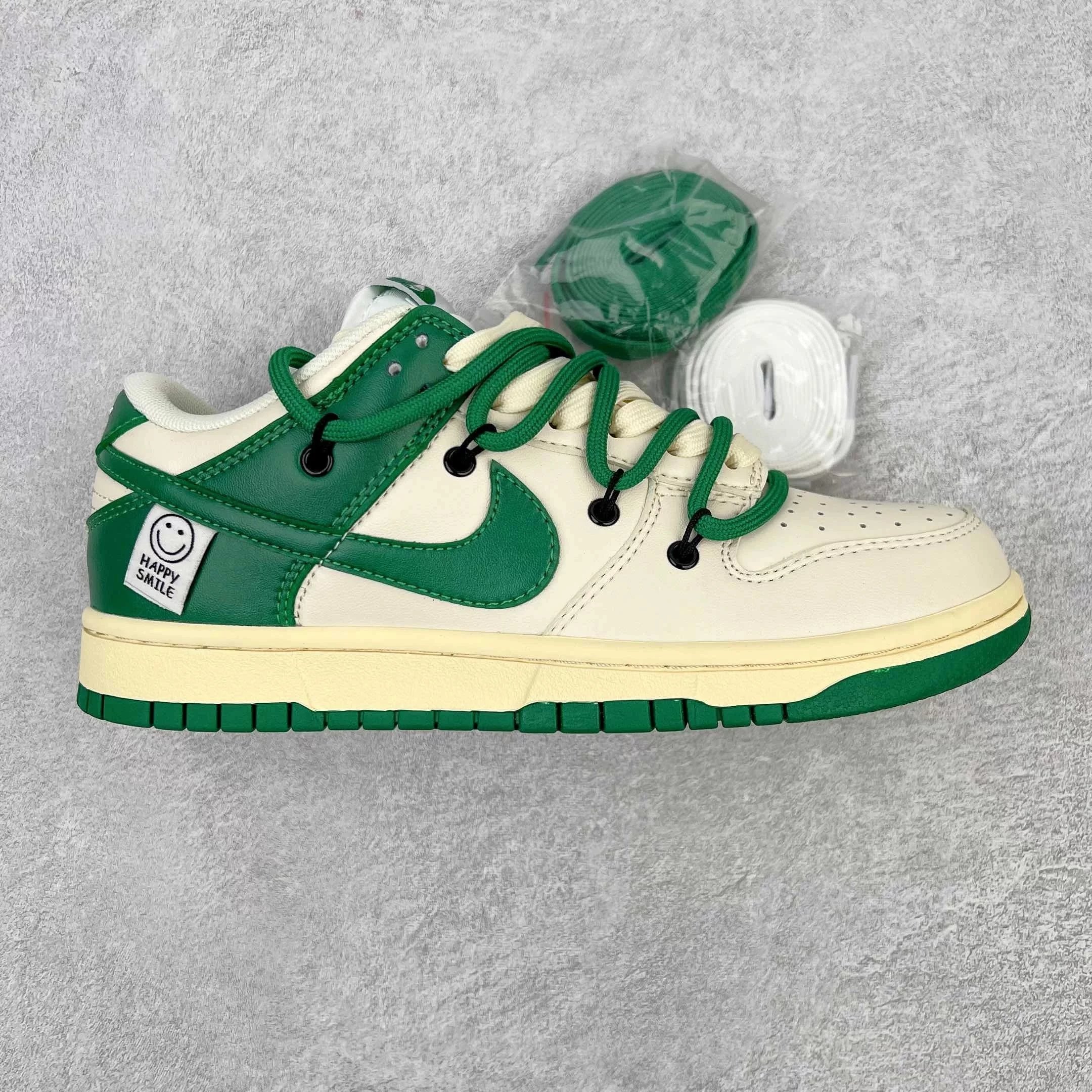 Nike Sneakers Dunk Low Retro Deconstructed Lace Design — Rice green