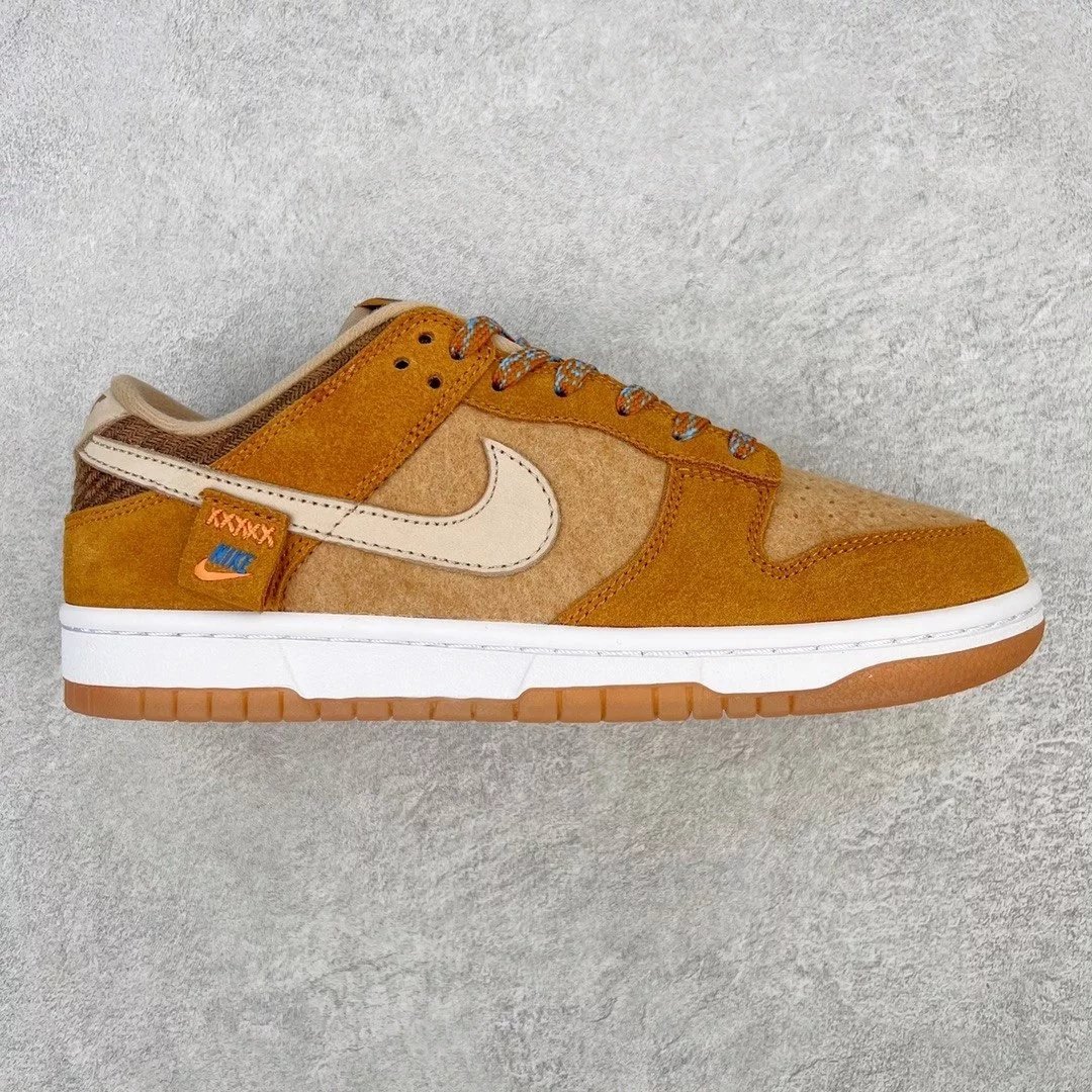 Nike Sneakers Dunk Low — Dark brown