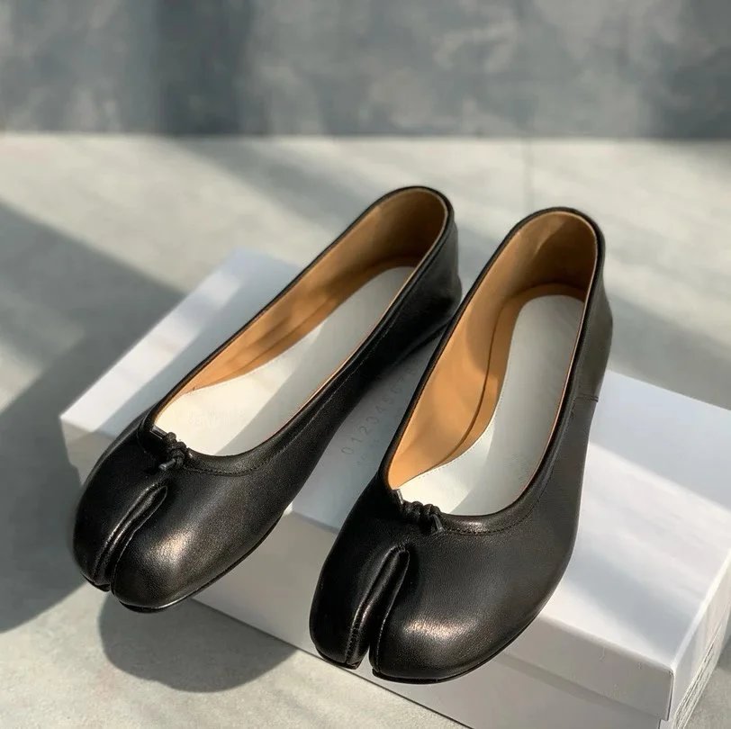 Maison Margiela Leather Shoes Tabi split-toe ballet flats — Color five