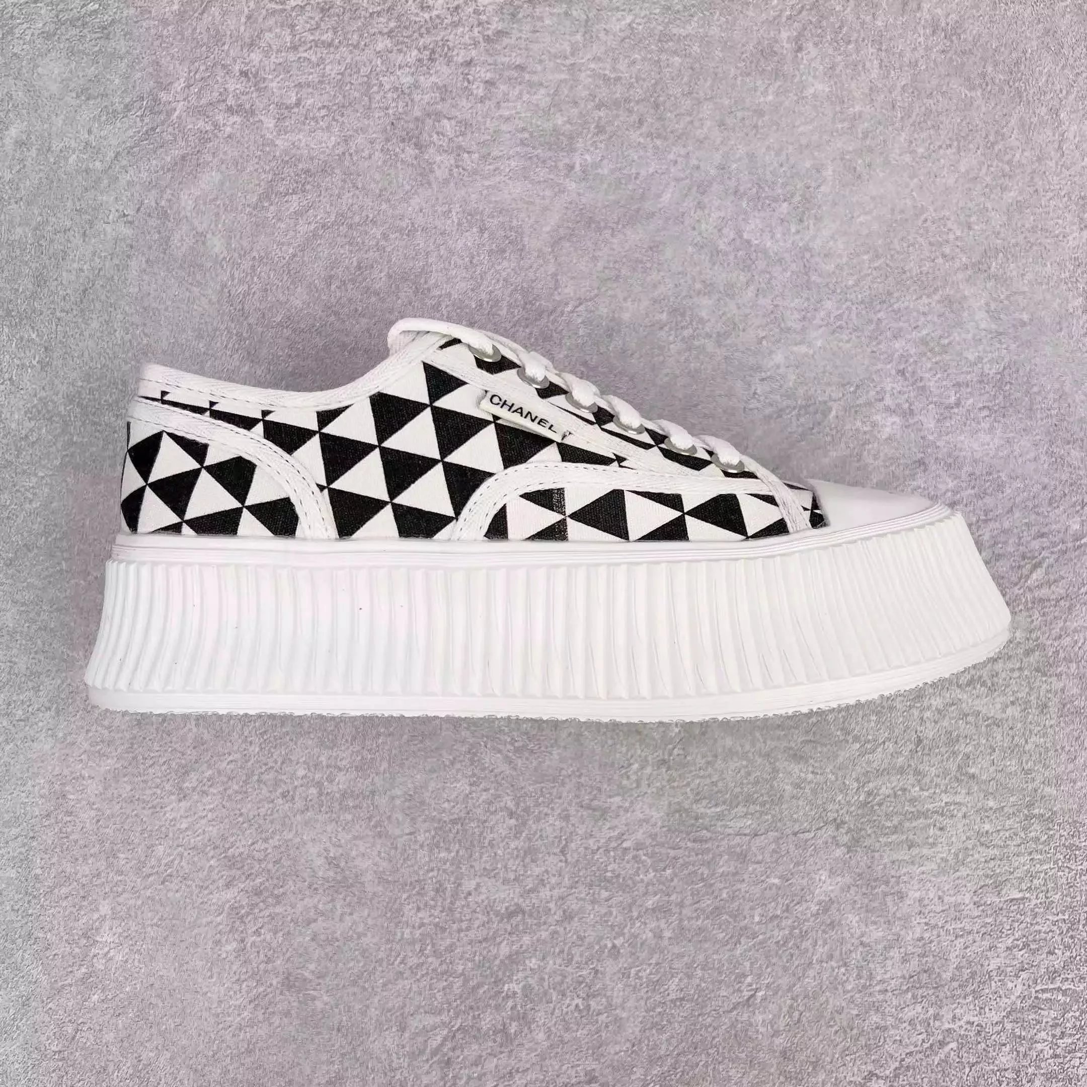Chanel Sneakers Platform Tweed — Black and gray