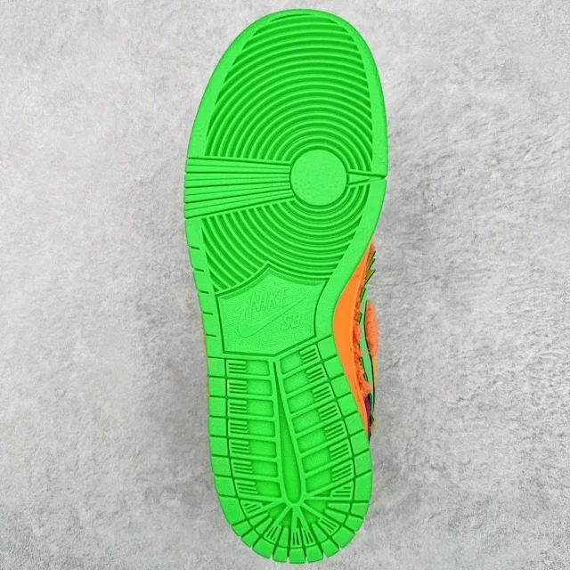 Nike Sneakers Dunk Low Custom Graphic product detail image 9