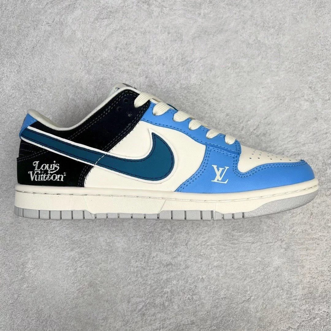 Nike Sneakers Dunk Low custom low-top — Black, white, and blue