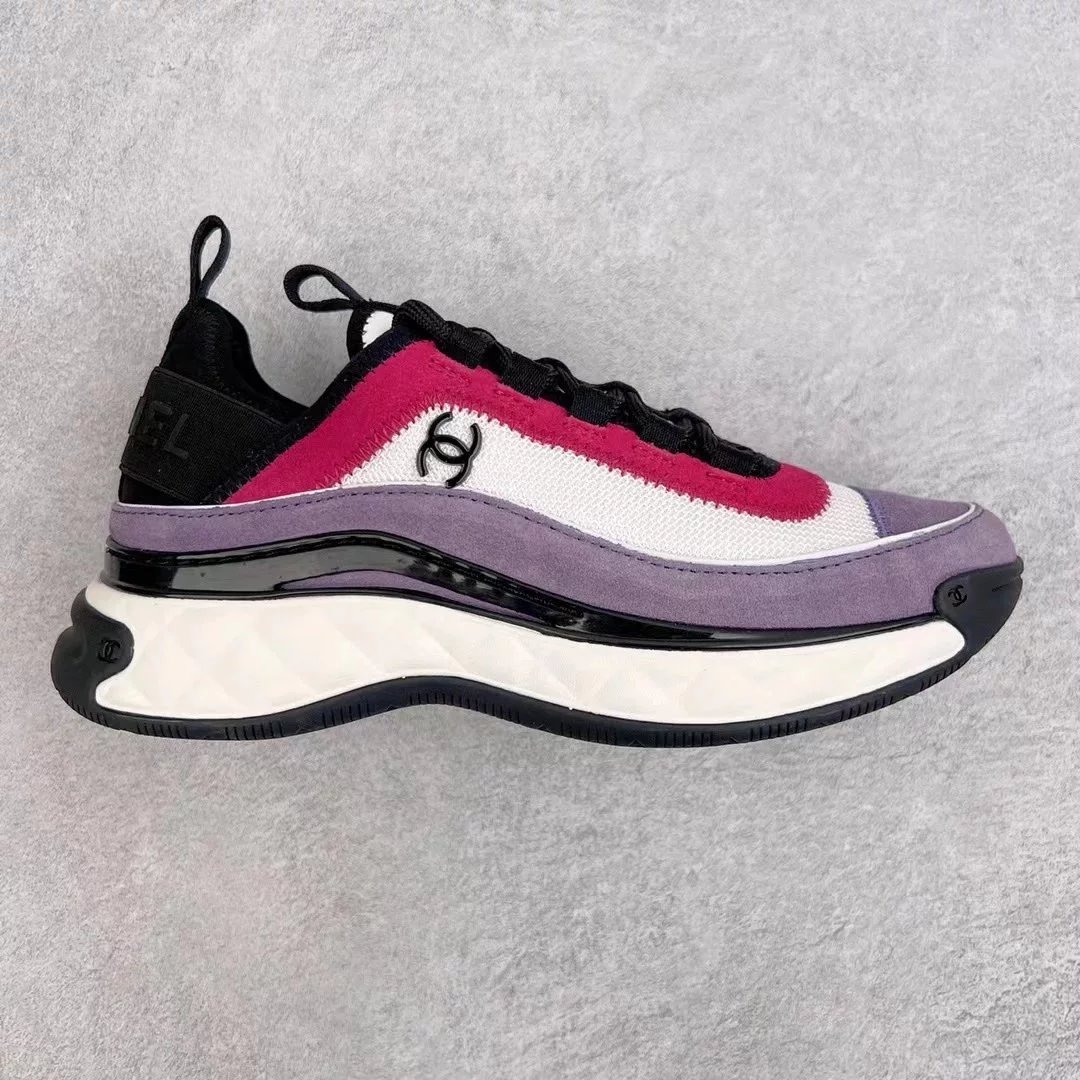 Chanel Sneakers Low-top platform with double-C hardware — Red