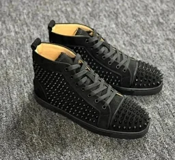 thumbnail for WT5 时尚潮流钉子板鞋