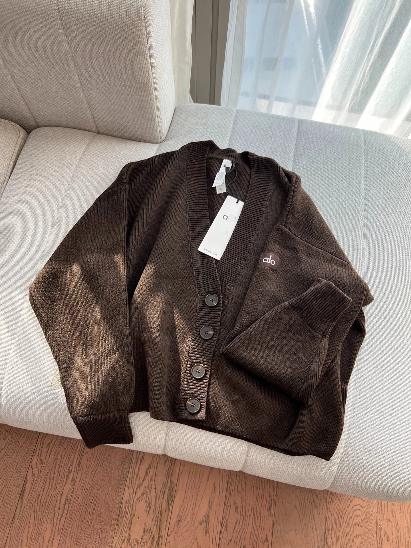 Alo Yoga Essential V-Neck Cardigan Black - 21