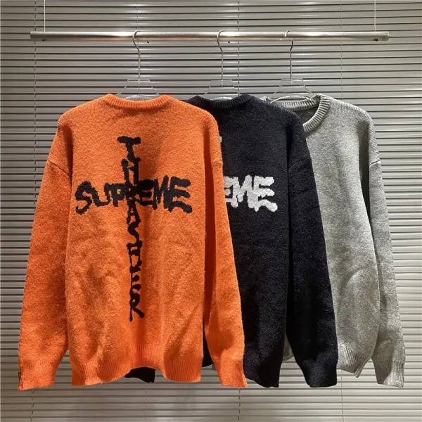 Design Oversized Crewneck Knit Sweater in Charcoal Gray - 3