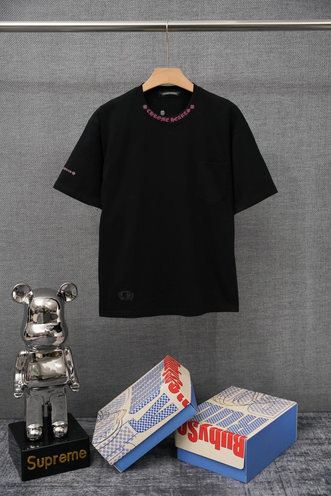 KT04 Black