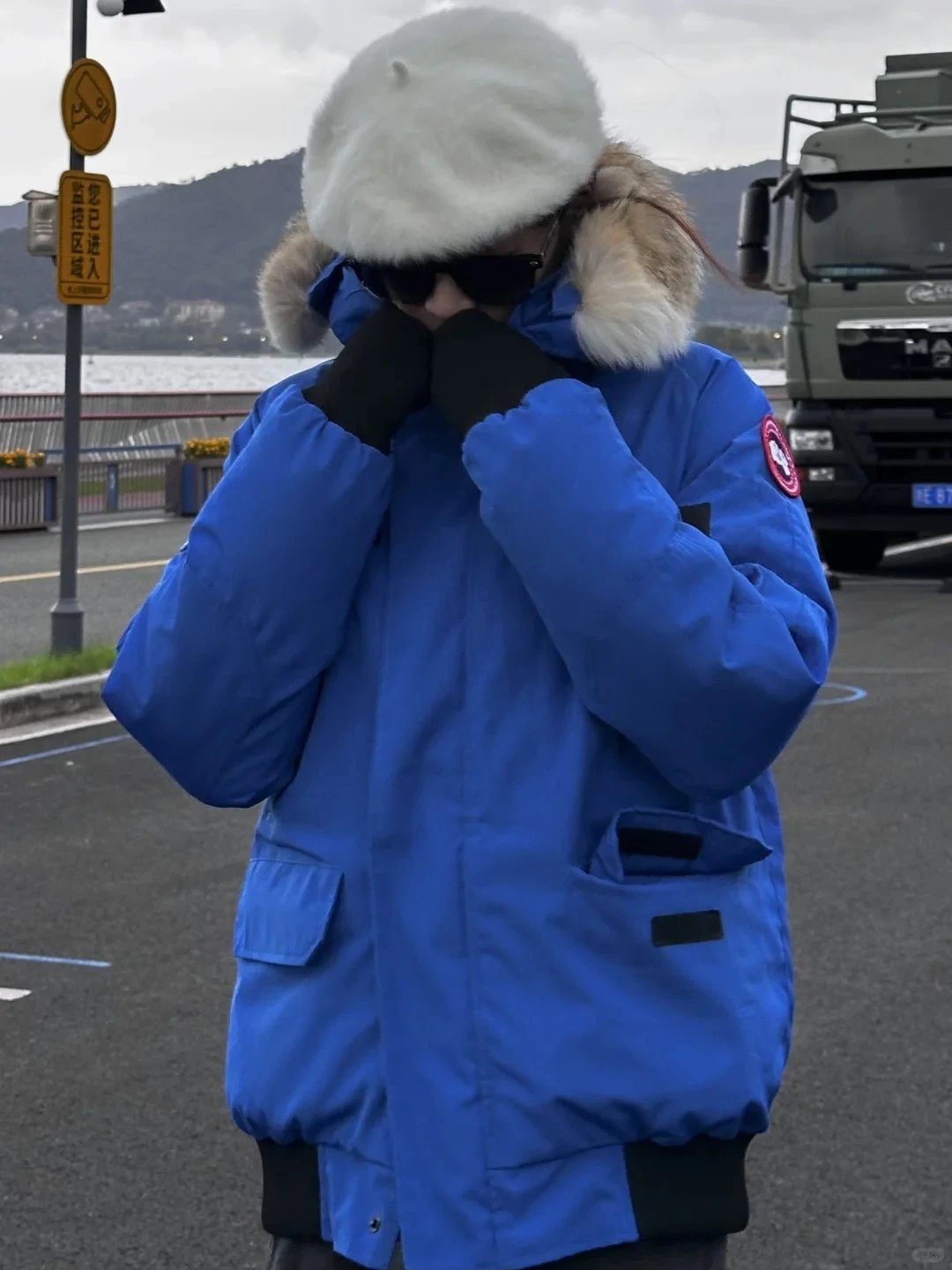 Canada Goose Expedition Parka Black with Raccoon Fur Trim Down Jacket - 28