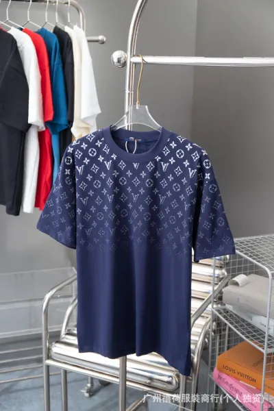 Louis Vuitton Monogram Gradient Print Navy T-Shirt - 1