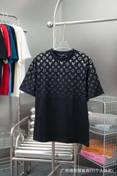 Louis Vuitton Monogram Gradient Print T-Shirt Black - 1