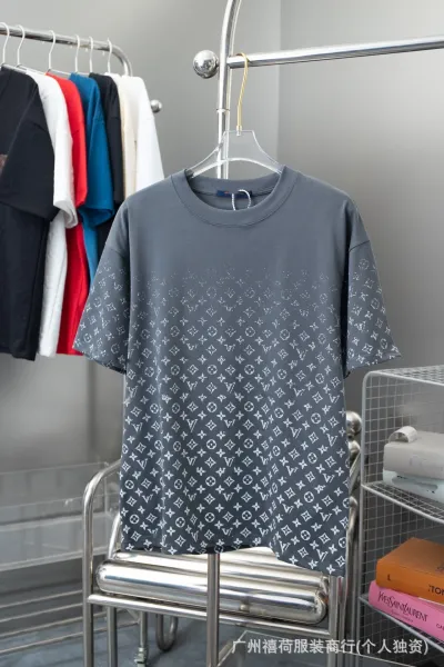 Louis Vuitton Monogram Gradient Print T-Shirt Gray - 1