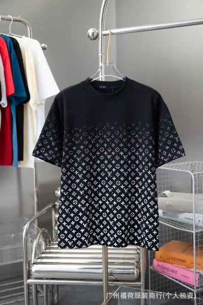 Louis Vuitton Monogram Gradient Print Black T-Shirt - 1