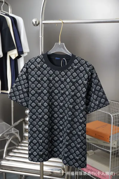 Louis Vuitton Monogram Print Black T-Shirt - 1