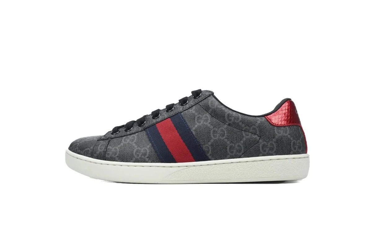 Nyouth white shoes