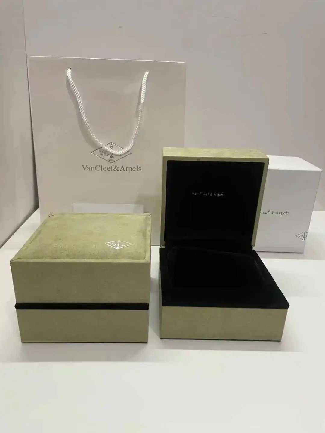 Van Cleef & Arpels Watch Box
