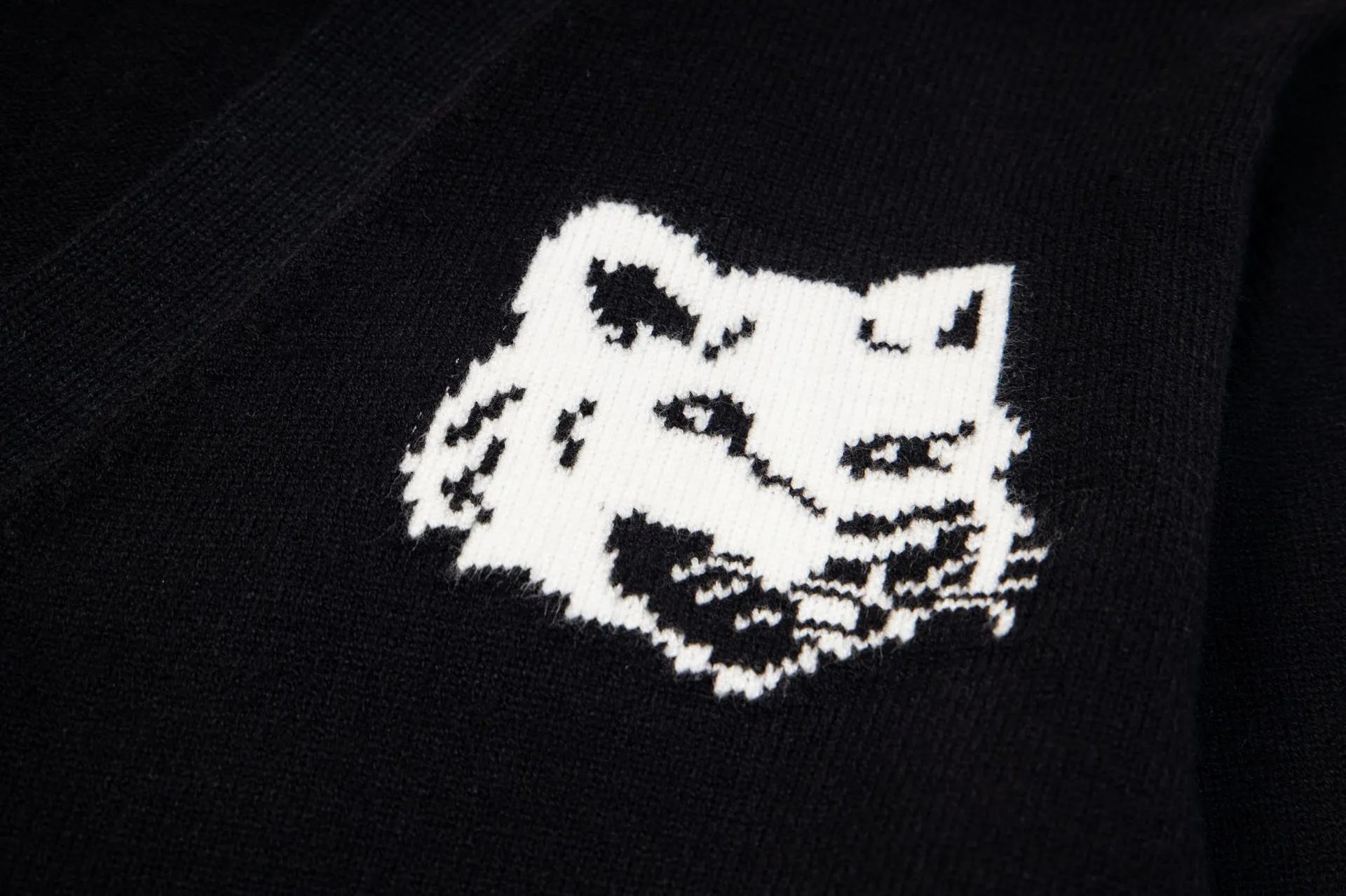 Maison Kitsuné Fox Embroidered Cream Sweater - 24