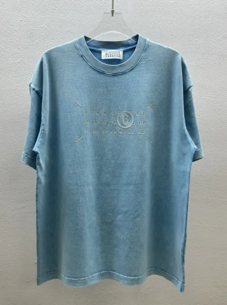 Design Abstract Numbered 'W' Graphic T-Shirt White - 27