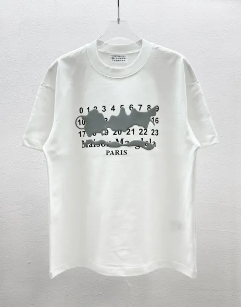Design Abstract Numbered 'W' Graphic T-Shirt White - 21