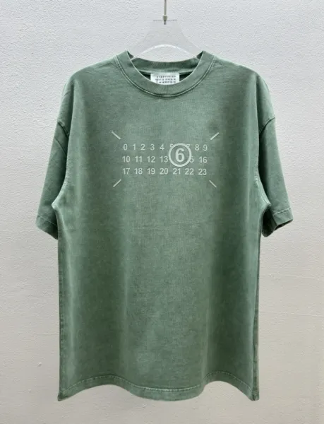 Design Abstract Numbered 'W' Graphic T-Shirt White - 25