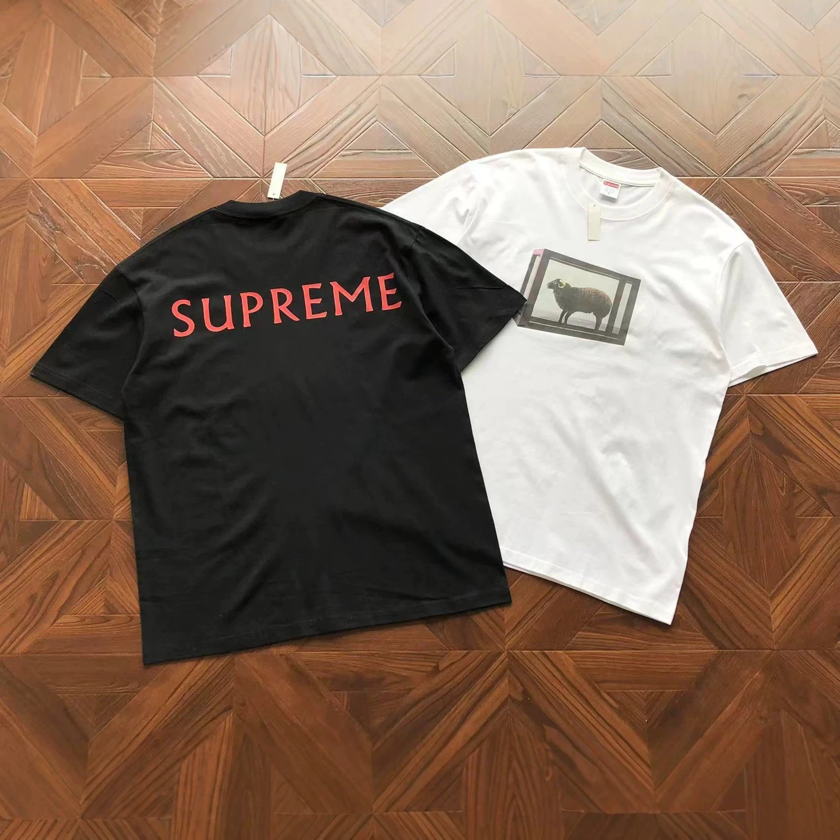 Supreme Graphic Print White Black T-Shirt