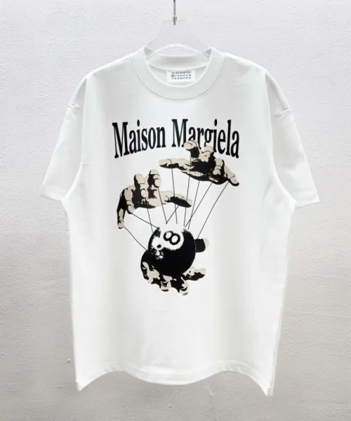Design Abstract Numbered 'W' Graphic T-Shirt White - 23
