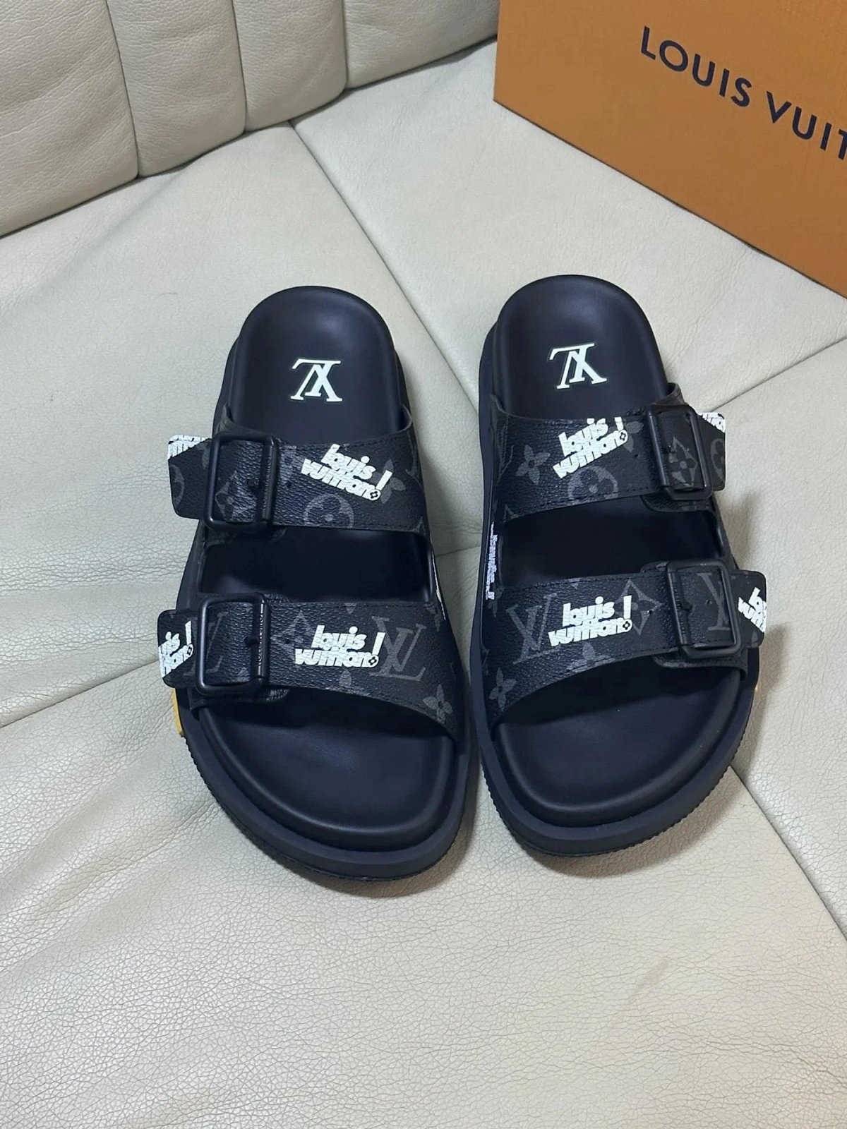 LYWD Slide Sandals