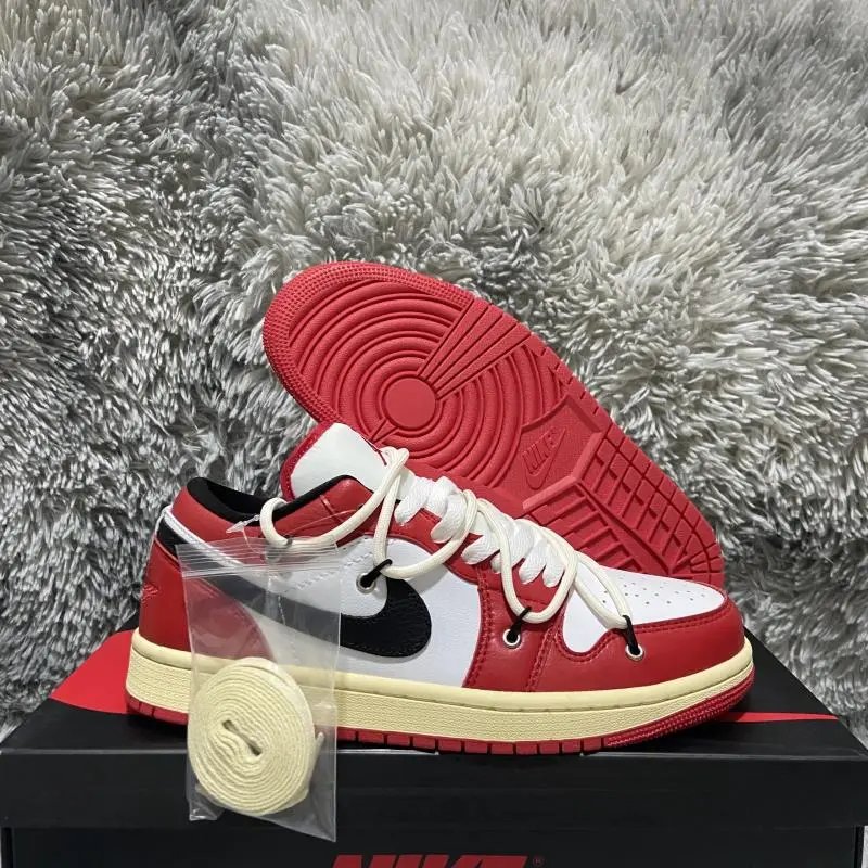 耐克男鞋女鞋情侣鞋旅游鞋Nike Air Jordan 1 low chicago OW AJ1乔丹一代 芝加哥白红绑绳白红黑钩553558-208 低帮 解构风定制 软质牛培皮革Sole气垫防滑耐磨