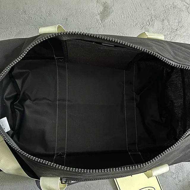 Corteiz Travel Bags Alcatraz Logo Duffel Bag product detail image 21