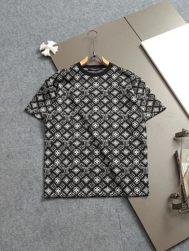 Louis Vuitton T-Shirts Monogram-patterned short-sleeve T-shirt product detail image 5