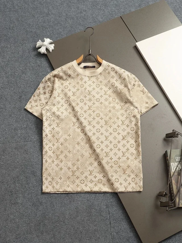 Louis Vuitton T-Shirts Monogram-patterned short-sleeve T-shirt product detail image 16