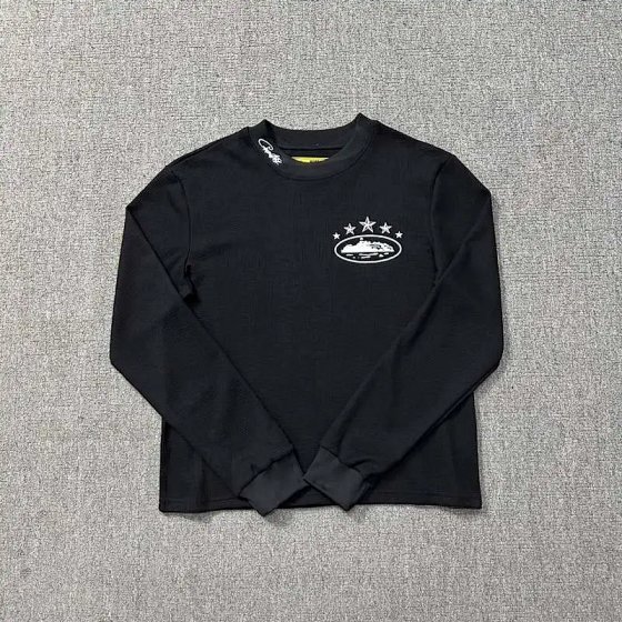 long-sleeved shirt
