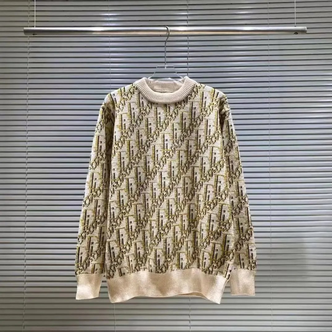 Round neck sweater 8