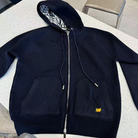 Navy blue zipper