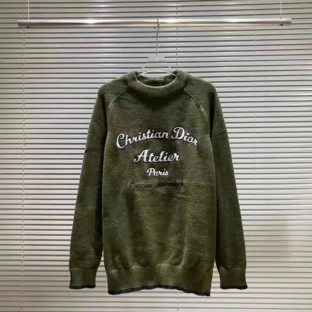 Round neck sweater 3