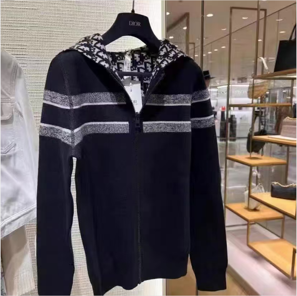 Double sided navy blue zipper