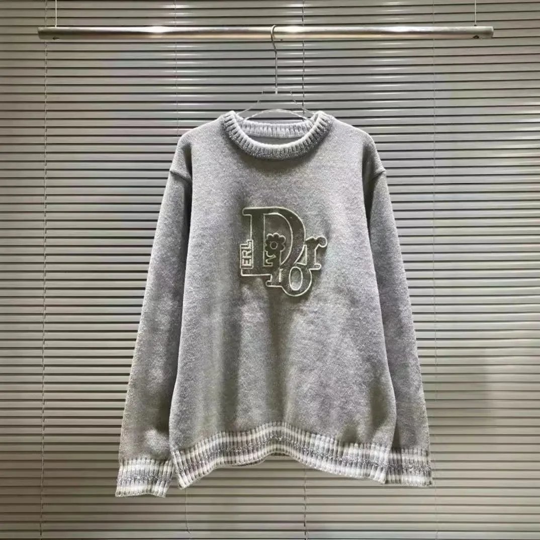 Round neck sweater 2