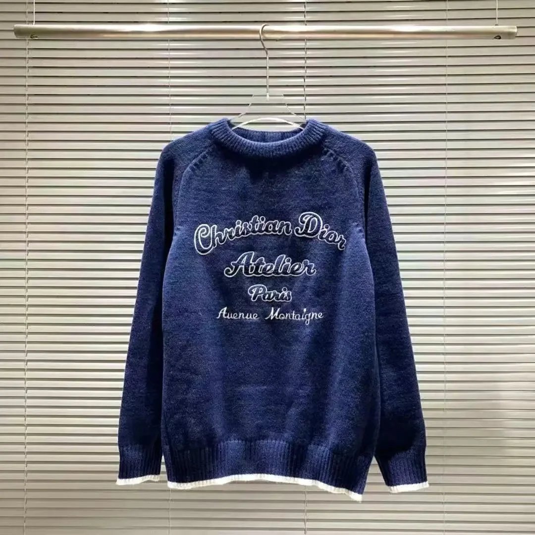 Round neck sweater 4