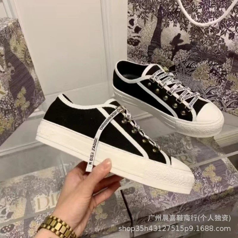 Flat Black Eyelet